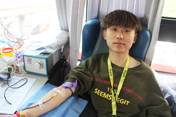 飛揚(yáng)熱血青春 匯集愛心洪流——安康學(xué)院積極開展冬季獻(xiàn)血活動(dòng)