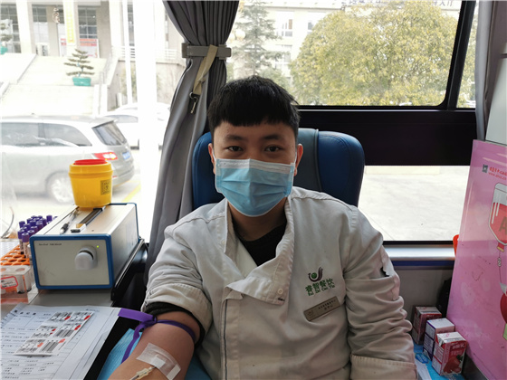 人民警察一心為民，捋袖捐血鐵血柔情——安康市公安局積極開展冬季獻血活動