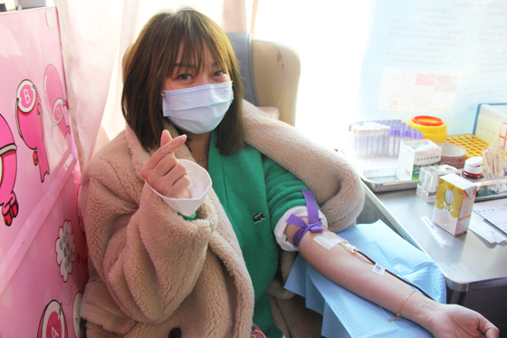 血液是生命的禮物——中國聯(lián)通安康市分公司、安康大數(shù)據(jù)運(yùn)營有限公司聯(lián)合開展冬季應(yīng)急獻(xiàn)血活動