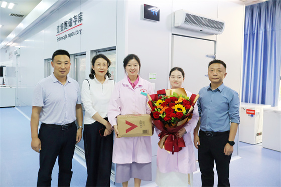 安康市中心血站開展“5·12”國(guó)際護(hù)士節(jié)慰問活動(dòng)